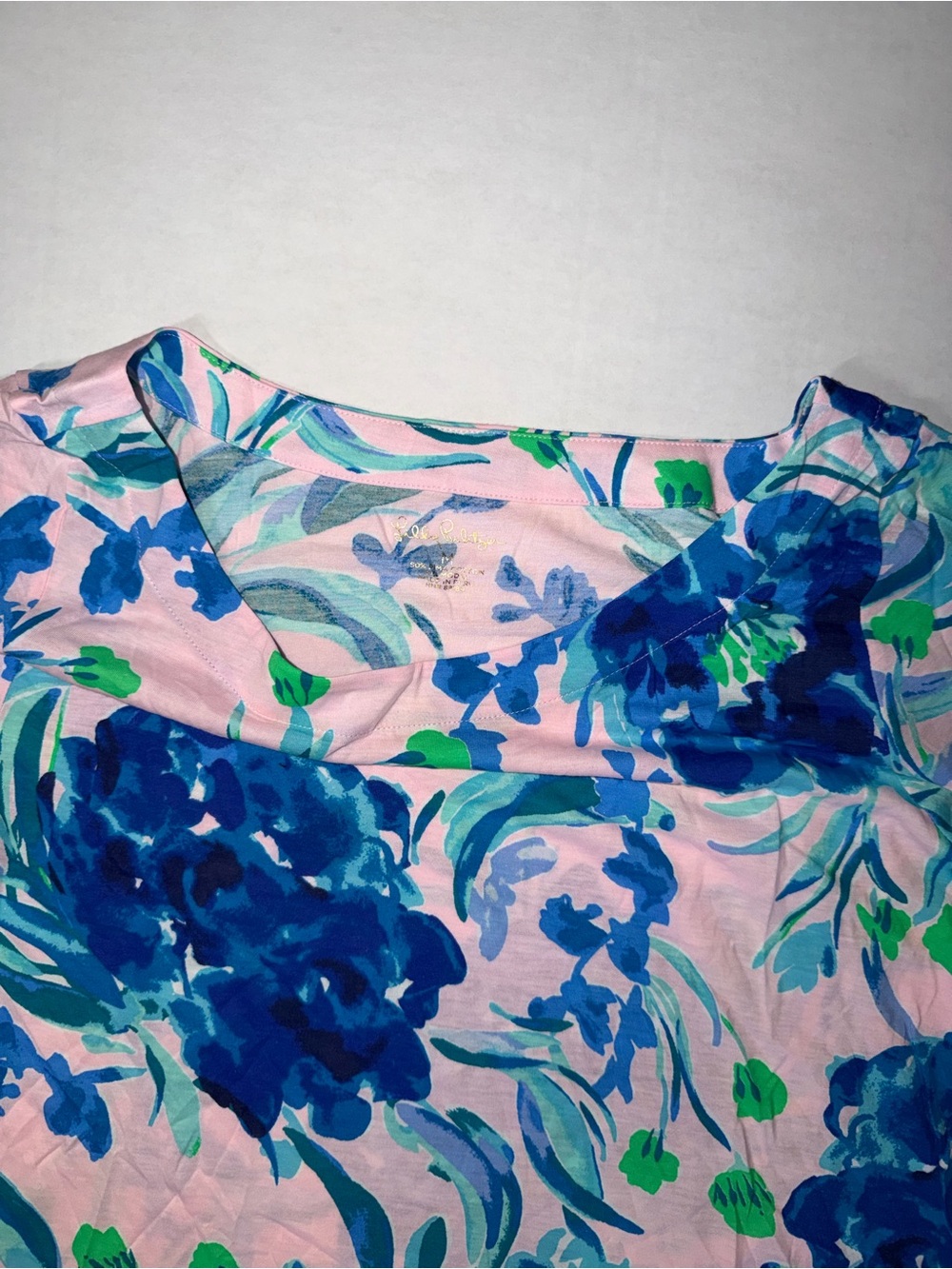 Lilly Pulitzer Pink Top with Blue Floral Print - Picture 4 of 4